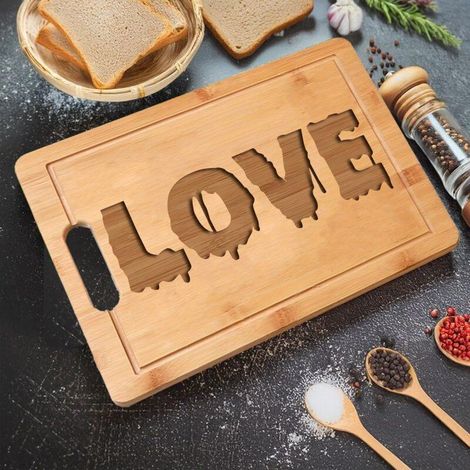 Planche bambou "LOVE" douce – Cadeau personnalisé pour deux (1/5)