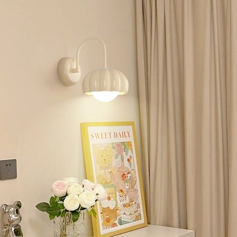 Cremefarbene Wandleuchte im französischen Stil für den Innenbereich, beige LED-Wandleuchte, moderne Wandlampe mit Augenschutz für Schlafzimmer, Hausflur, Wohnzimmer (Glühbirne enthalten)