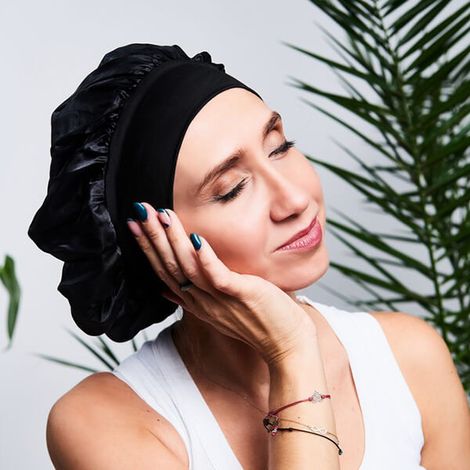 Bonnet de nuit en satin avec un large élastique yeye Gold (1/5)