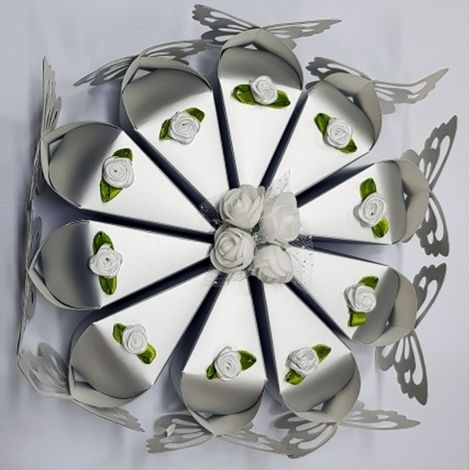 TrAdE Shop Traesio - Portaconfetti Bomboniere Scatolina Forma Di Spicchio Torta Con Farfalla Argento - (1/4)