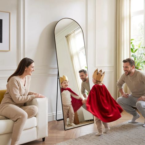 LunaMirror Rowan Ganzkörperspiegel 146 x 44 cm, elegante Bogenform mit warmer Holzoptik, Räuchereiche (1/5)