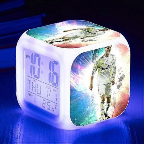 Réveil Cristiano Ronaldo pour la Coupe du Monde de Football. petit réveil avec affichage LED créatif disponible en plusieurs styles - NMAOV