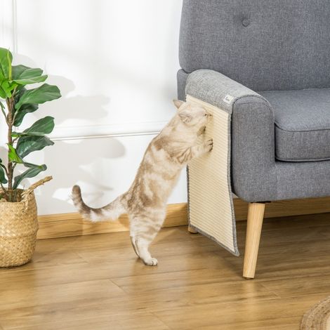 Lot de 2 tapis de griffure sisal 130 x 45 x 0,3 cm gris. Protègent efficacement le canapé et les fauteuils des griffures des chats.