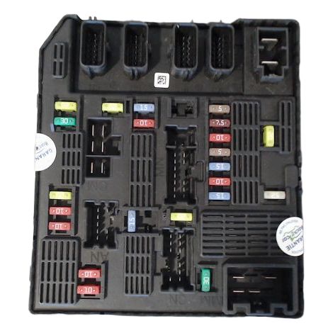 [PRODUIT D'OCCASION] Boite A Fusibles RENAULT Megane ♻️ Ref Oe. 284b69009r - Garantie à vie (1/5)