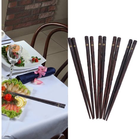 Cinq paires de baguettes en bois imprimées en doré, présentées dans un coffret cadeau, dans un style simple en acajou. (1/5)