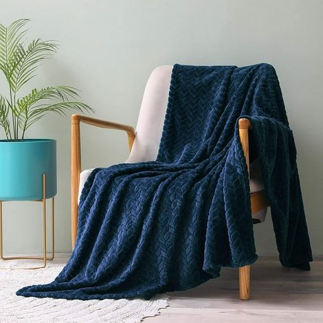 Couverture en Flanelle Super Douce, en Microfibre de Haute Gualité, Bleu marine 127 x 178cm, Confortable et Chaude, Convient à Toutes Les Saisons (1/5)