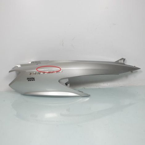 [PRODUIT D'OCCASION] Coque arrière droite origine pour Scooter Suzuki 200 Burgman 2014 (1/3)