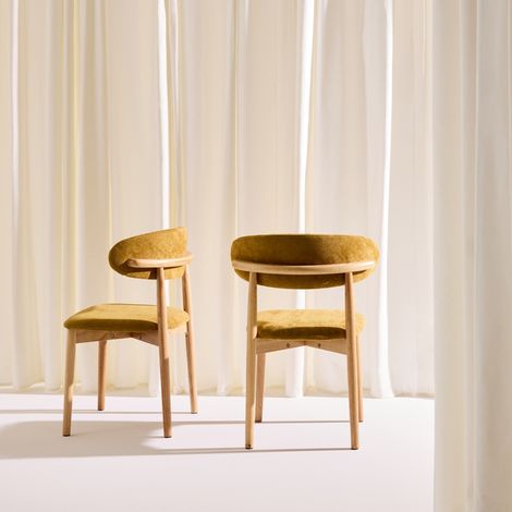 Lot de 2 chaises bois d'hévéa naturel et tissu chenille - Paola Naturel / Moutarde