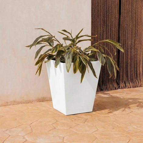 CALÉNDULA 50 Macetero Cuadrado Estilo Rústico de Interior y Exterior Para Plantas y Flores Muy Resistente al Paso del Tiempo. Hecho de Polietileno en España - Blanco