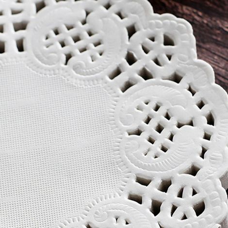 Lot de 150 napperons ronds en papier dentelle blanche - Jetables, motif floral ajouré, pour absorber l'huile des aliments frits, pizzas, desserts et gâteaux (150 pièces) (1/5)