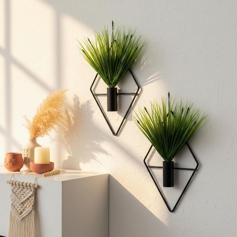 Juego de 2 macetas colgantes de metal con forma de diamante: una decoración de pared geométrica moderna adecuada para el hogar, la sala de estar y la oficina (negro, flores no incluidas). (1/5)