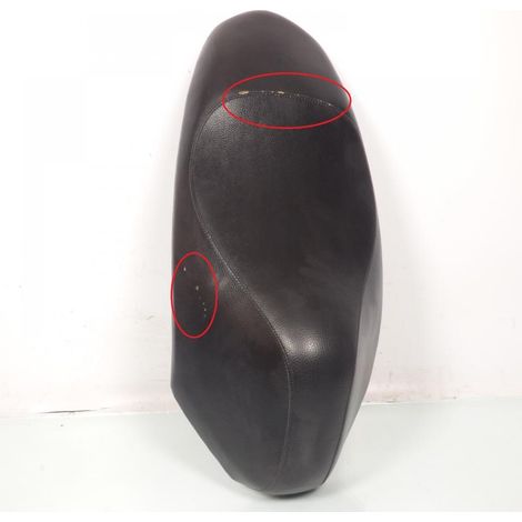 [PRODUIT D'OCCASION] Selle biplace origine pour scooter Peugeot 50 Kisbee 2T 2013 à (1/4)