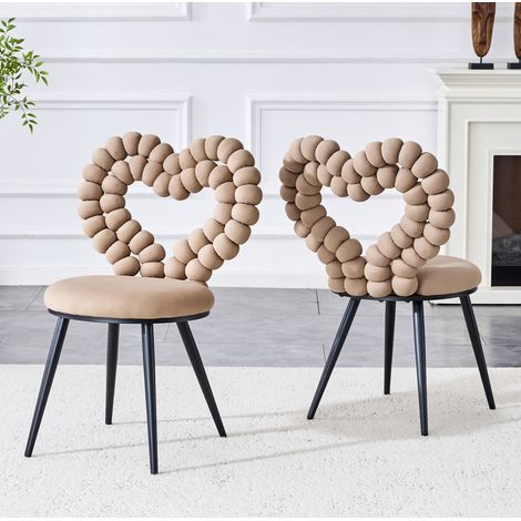 Silla de comedor de terciopelo Camel, diseño calado de corazones, patas de metal negro, set de 2,44×54×81cm (1/5)