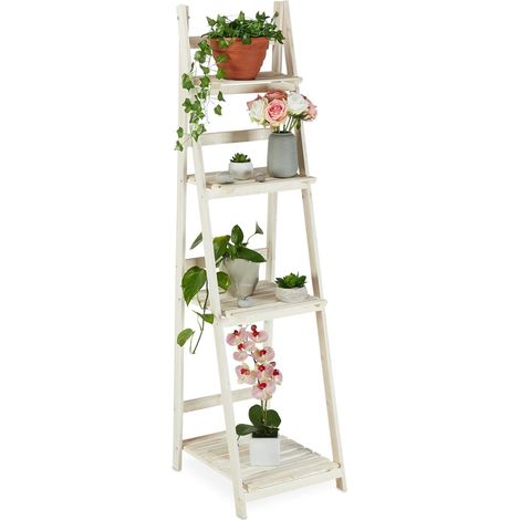 Weie treppe mit holzblumen 88