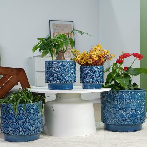 Vaso per fiori in ceramica blu 18x18x18 cm con rilievo a cuore e drenaggio – MEUBLIV (1/5)