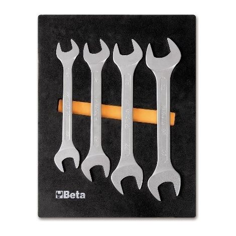 TERMOFORMATO MORBIDO CON 4 UTENSILI ART. M38 (1/2)