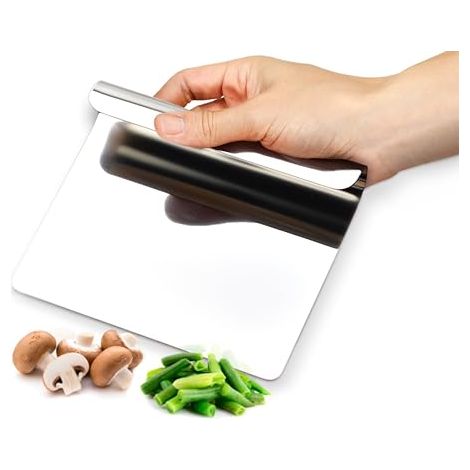 AIDE DE CUISINE MULTI-USAGE en acier inox ramasse légumes, ustensiles de cuisine inox, raclette legumes cuisine et grattoir à pate (1/4)