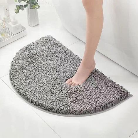 Tapis de bain en chenille – Semi-circulaire – Gris clair – 40x60 cm – Antidérapant – Doux – Lavable en machine (1/5)
