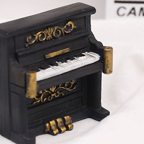 Europäische Retro-Miniaturobjekte, kreative Telefone aus Kunstharz, Kameras, Dekorationen für den Weinkeller im Wohnzimmer, Vintage-Klaviere. (1/5)