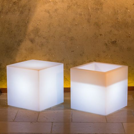 Lanterna d’arredo luminosa moderna di design 40x40 H80 in polimero LED multicolor bateria e solare resistente per interno ed esterno - Made in Italy (1/4)