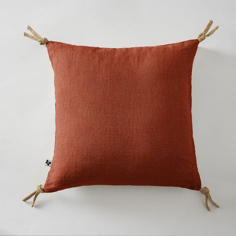 Coussin déhoussable avec pompons en lin lavé 45 x 45 cm Soline Paprika (1/2)