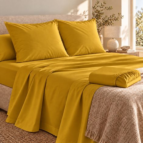 Ensemble literie 4 pièces – Drap plat 240 x 300 cm + drap housse 140x190 cm + 2 taies 63x63 cm – Percale 78 fils – Curry (1/5)