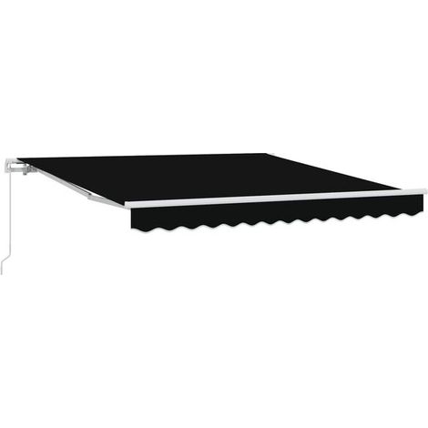 Auvent noir, 300 x 250 x 165 cm, polyester. (1/5)