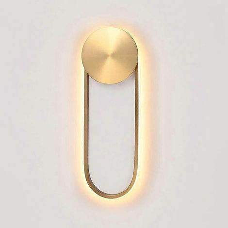 Applique murale LED dorée géométrique en métal blanc chaud, idéale pour une table de chevet, un hall d'entrée ou une coiffeuse. (1/4)
