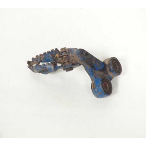 [PRODUIT D'OCCASION] Platine de repose pied pilote gauche origine pour moto Suzuki 600 (1/2)
