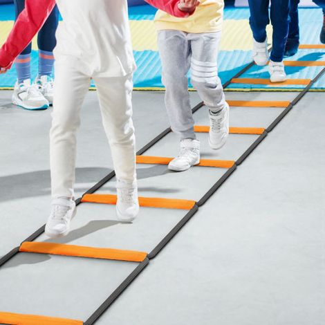 Échelle d'agilité en acier à ressort pour l'entraînement de la sensibilité, l'amélioration de la coordination et de la vitesse - Échelles d'entraînement pour enfants - 6 marches (1/5)