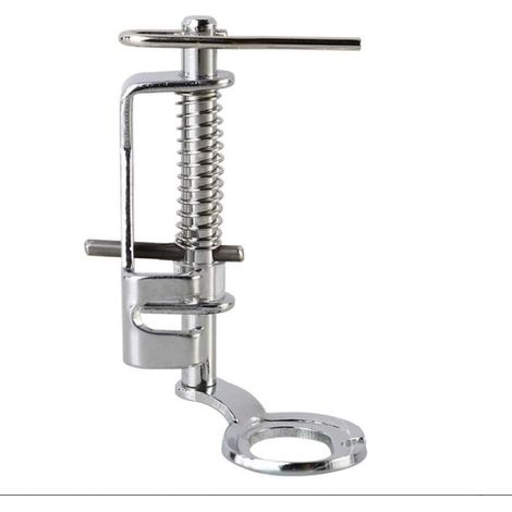 PieddeBiche Universel Quilting Broderie Pied Presseur pour Machines à Coudre Domestiques (1/5)