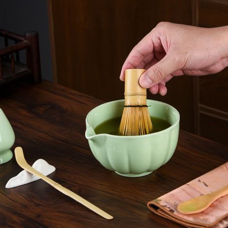 Set da matcha da 8 pezzi: ciotola a forma di petalo, frusta, cucchiaio e utensili. (1/5)