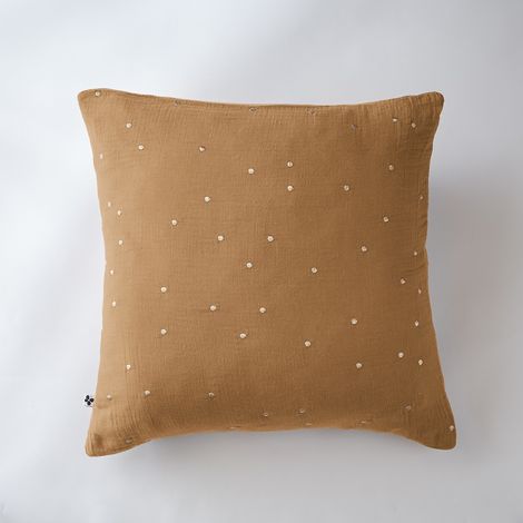 Taie d'oreiller gaze de coton brodée fil or 60 x 60 cm Gaia Chic Camel (1/3)