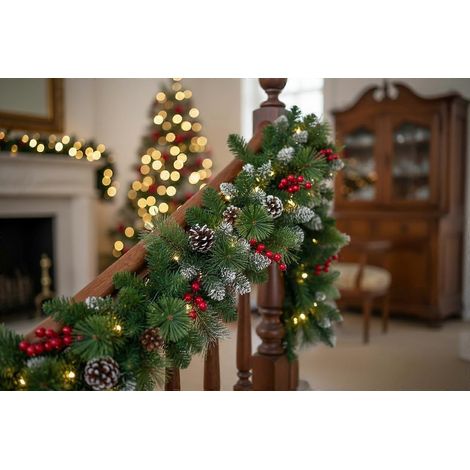 Guirlande de Noël artificielle de 1,8 m (6 pi), décoration avec 30 lumières LED et boules en forme de pommes de pin pour sapin de Noël, cheminées, escaliers, portes, jardin, cour. (1/5)