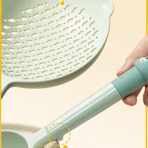 Grande cuillère à trous, à long manche, idéale pour la cuisine domestique : pour servir à ramasser les nouilles, les raviolis, à frire et comme passoire fine pour les fondues chinoises. (Verte) (1/5)