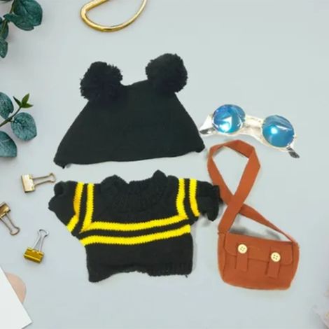 Kleidung für Plüschentenküken: schwarzer Hut, Pullover, braune Tasche, Sonnenbrille. (1/5)