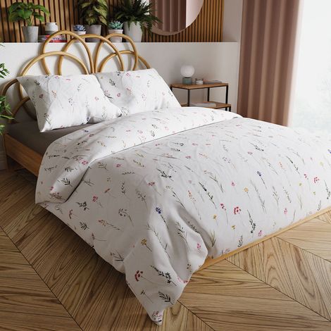 Parure de lit Ingrid 220x200 cm - coton satiné, motif végétal discret, élégance naturelle (1/5)