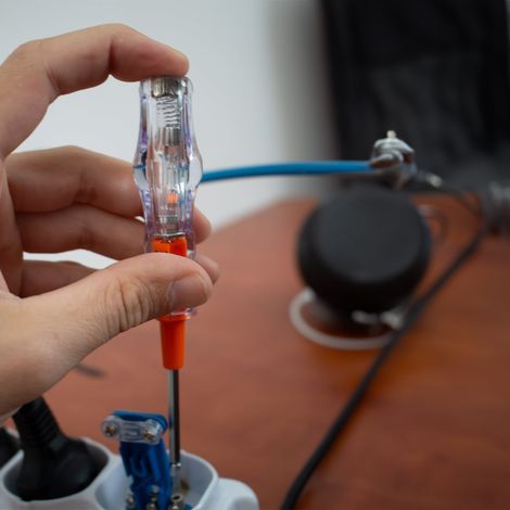 Cacciavite Cercafase 100–500V AC Punta 3mm Lunghezza 140mm con Indicatore al Neon, Impugnatura Isolata Trasparente, Tester di Tensione Professionale (1/3)