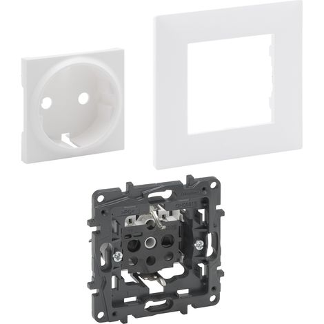 Kit Enchufe Tipo F Schuko 2P+T 16A LEGRAND Niloé Step Blanco