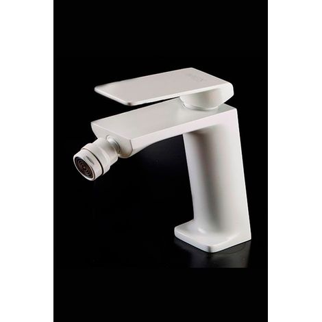 IMEX Mitigeur monocommande bidet en laiton et zama finition blanc mat avec cartouche ceramique Ø25 mm et flexibles 3-8 inclus Modele FIYI Imex-BDF016-2BL (1/2)
