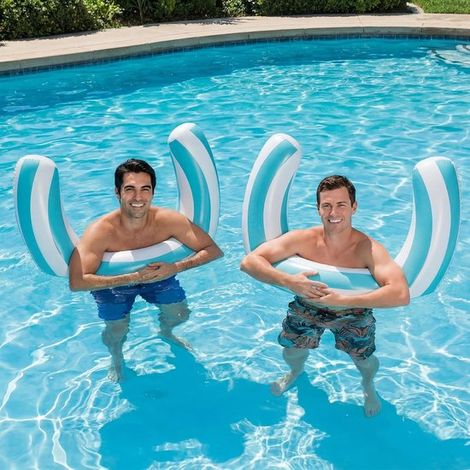 Aufblasbare, gebogene Poolboje (30 x 24 Zoll) – Aufblasbares Poolspielzeug für Erwachsene für Sommerurlaub, Strand, Wasserspiele und Reisen (Blaue Streifen) (1/5)