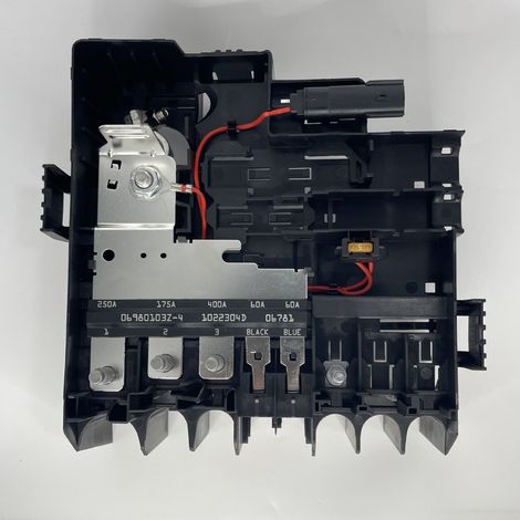 Ensemble de boîte à fusibles de batterie universelle GM 84977658 Boîte à fusibles universelle 85015815 84493555