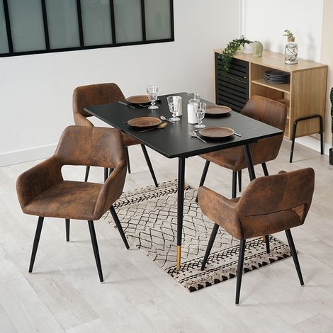 MEUBLES COSY Un ensemble de salle à manger et chaises cinq pièces, comprenant une table à manger extensible et quatre chaises de salle à manger en microfibre marron. (1/5)