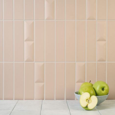Matte braune Relief-Wandfliese für den Innenbereich 5x20 cm – Glenbrook Padded Redend Point (1/2)