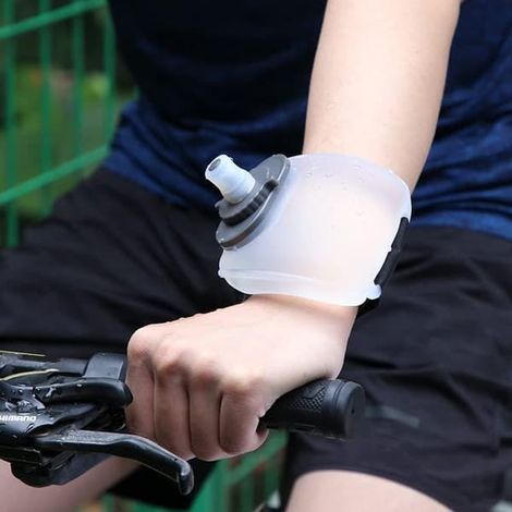 Lot de 2 gourdes de sport ajustables et portables pour enfants, en silicone étanche et réutilisable, idéales pour le vélo, la randonnée, l'escalade et le jogging. (1/5)
