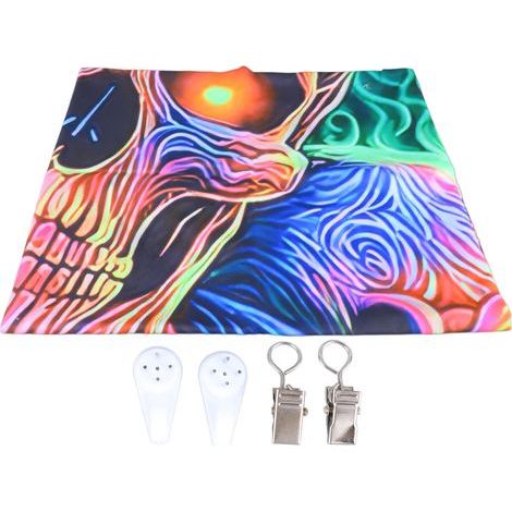 UV-reaktiver Totenkopf-Wandteppich 150 x 130 cm – Buntes, handgebürstetes Gewebe für geheimnisvolle Dekoration unter Schwarzlicht, inklusive Zubehör (1/5)