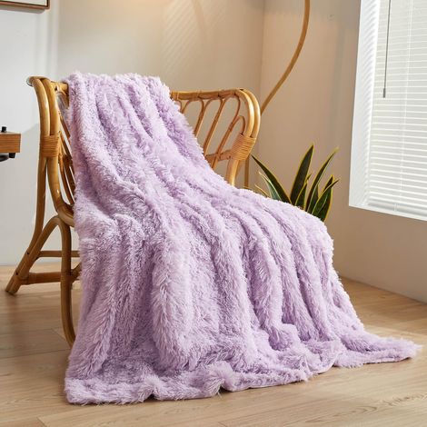 Plaid en fausse fourrure, couverture douce et duveteuse de 127 x 152,4 cm en violet clair, plaid décoratif à poils longs pour canapé, plaid en fausse fourrure pour bureau et salon (1/5)