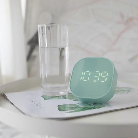 Mini réveil carré avec veilleuse et horloge numérique multifonctionnelle LED silencieuse, couleur vert menthe (1/2)