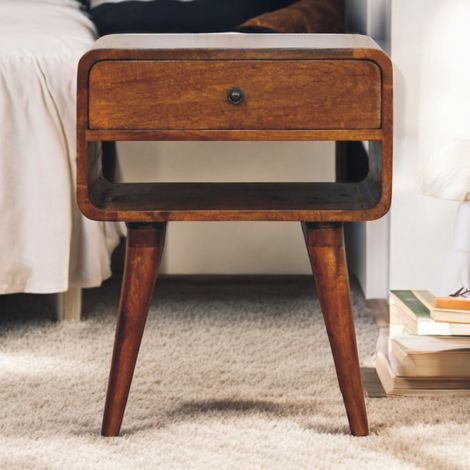 Table de chevet en bois massif Avora Chestnut avec tiroir et fente ouverte, brun foncé