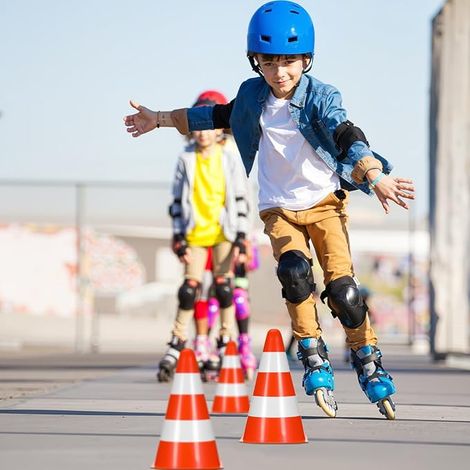 Traffic Cones Traffic Cones 23 cm Safety Cones with Reflective Strips Sport Football Children Games Dog Training (1/4)
